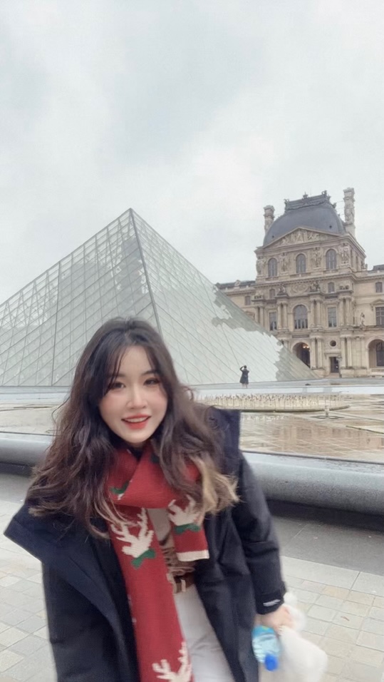Yini Huang